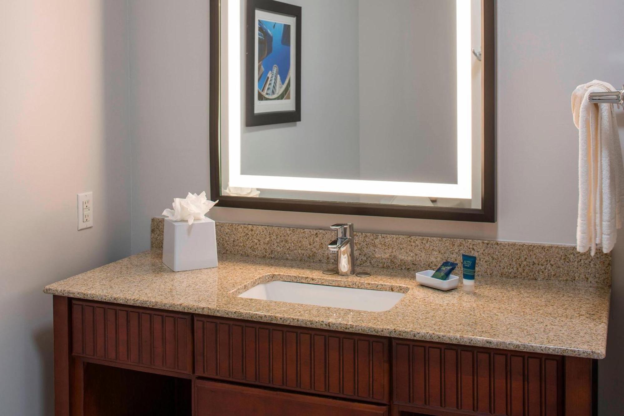 Four Points By Sheraton Houston Hobby Airport Exterior foto